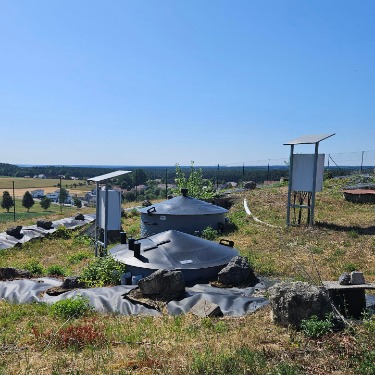 Sichtbare Stellen der Schutzfolie am Schlackenberg