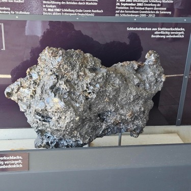 Hochofen- und Stahlwerkschlacke